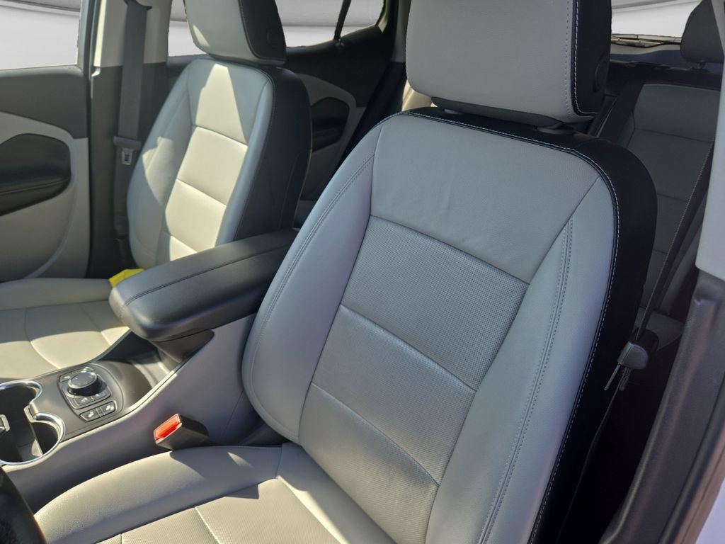 Used 2024 GMC Terrain SLT AWD/4WD image 24