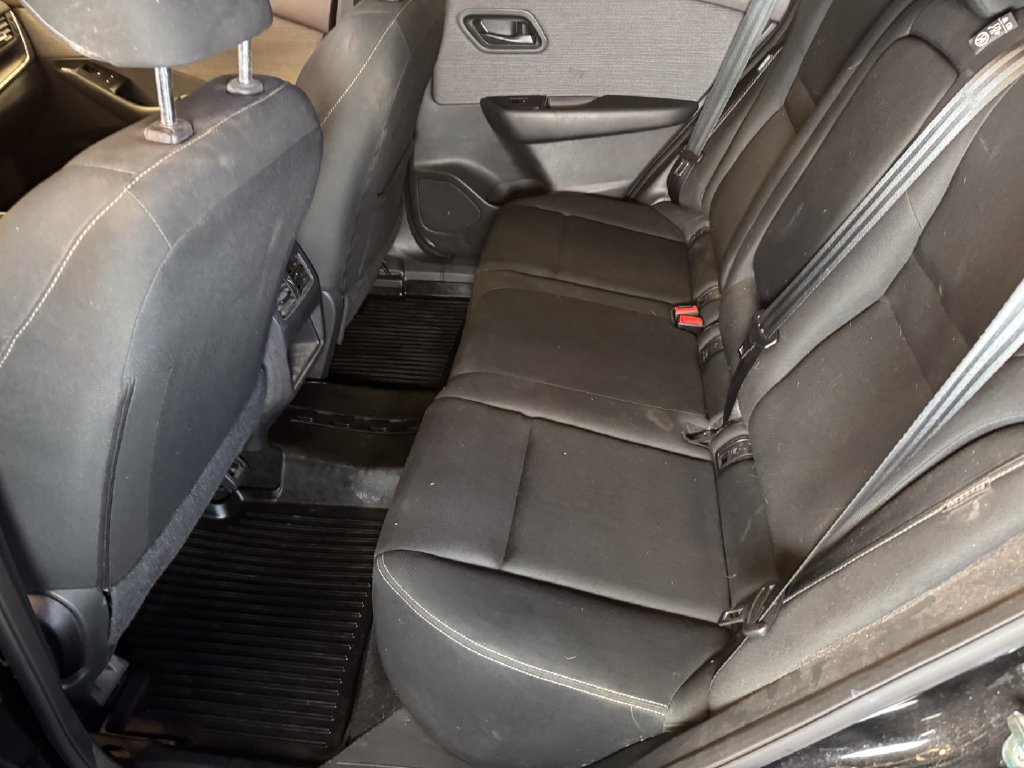 Used 2023 Nissan Rogue S AWD/4WD image 21