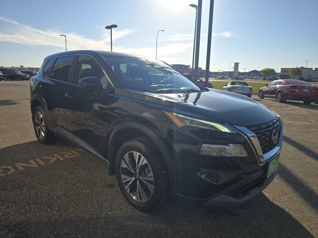 Used 2023 Nissan Rogue SV image 4