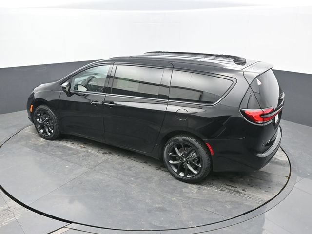 New 2026 Chrysler Pacifica Select w/ S Appearance Package AWD/4WD image 46