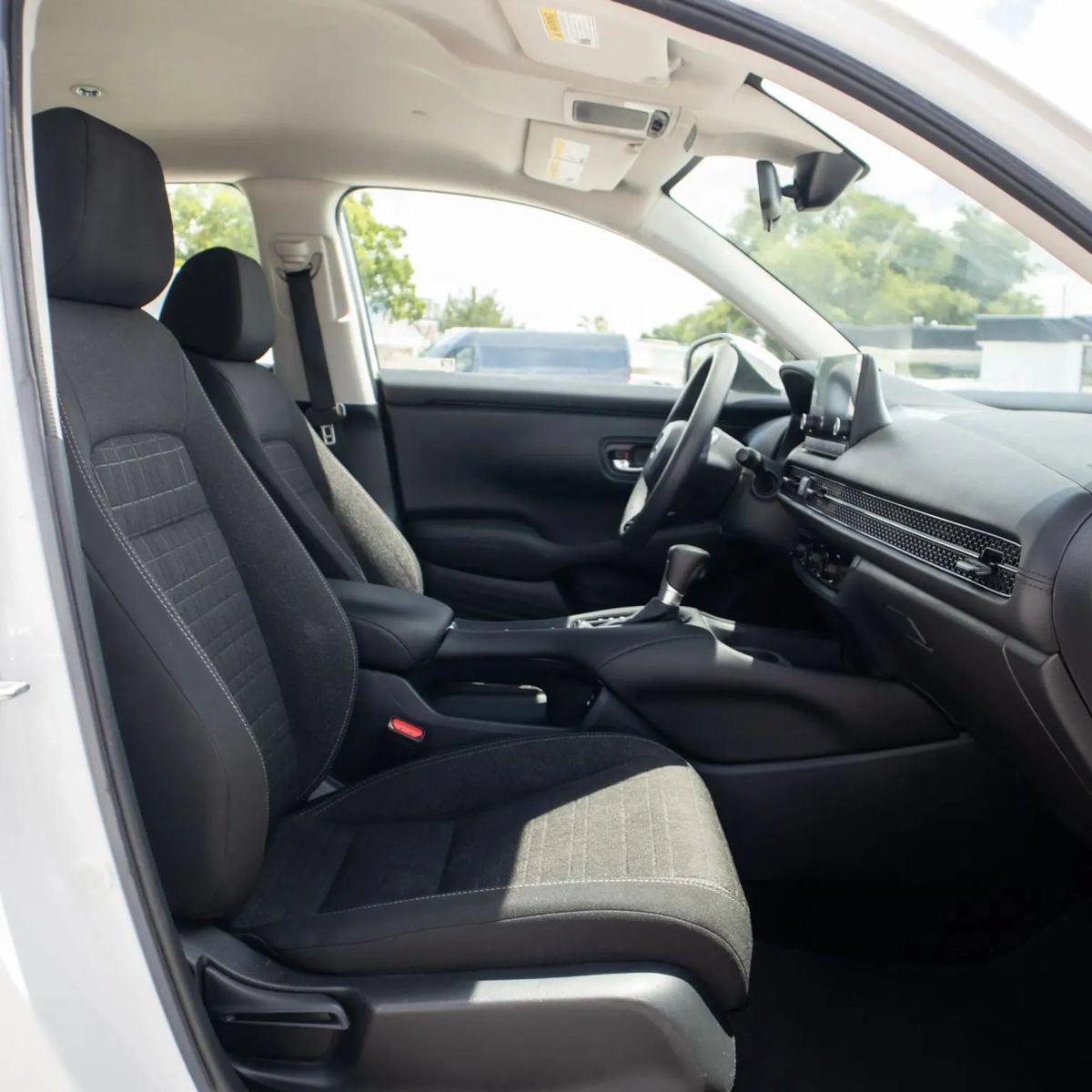 Used 2024 Honda HR-V LX image 15
