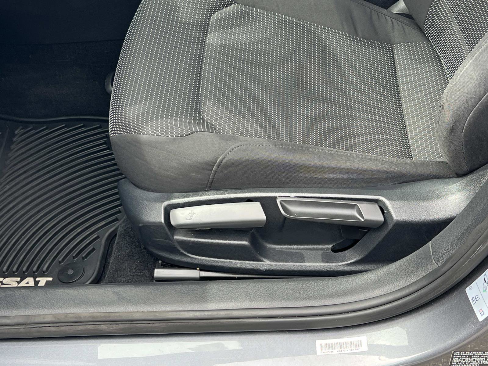 Used 2016 Volkswagen Passat 1.8T S image 17