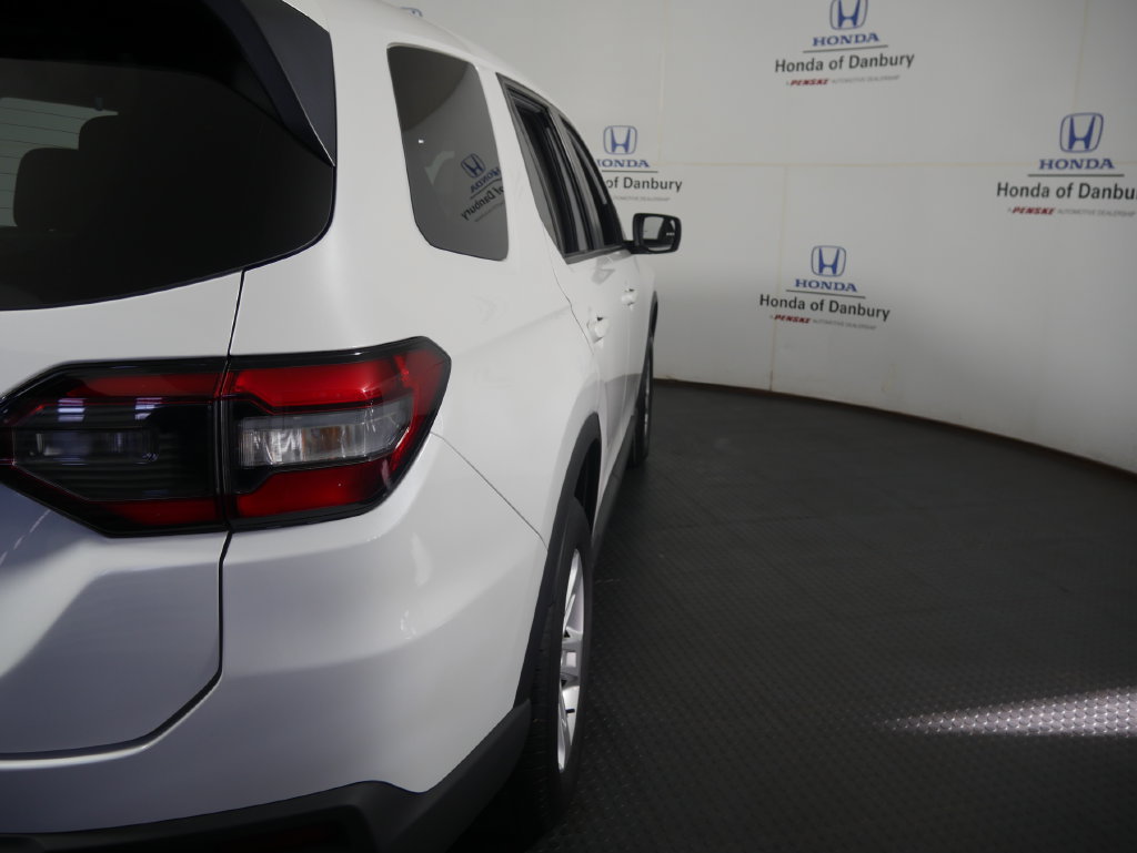 Used 2023 Honda Pilot LX image 6