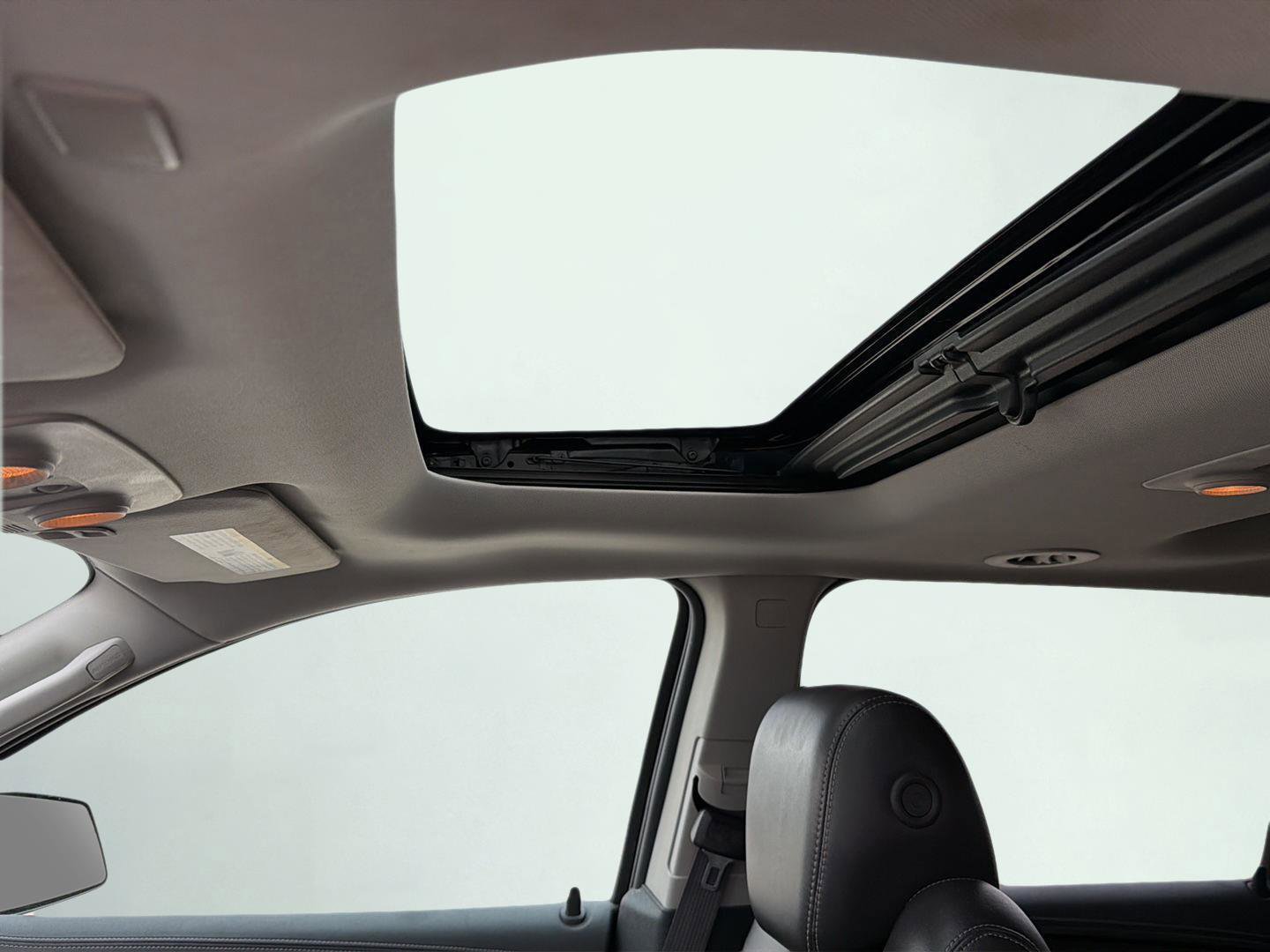 Used 2017 Chevrolet Traverse Premier AWD/4WD image 25