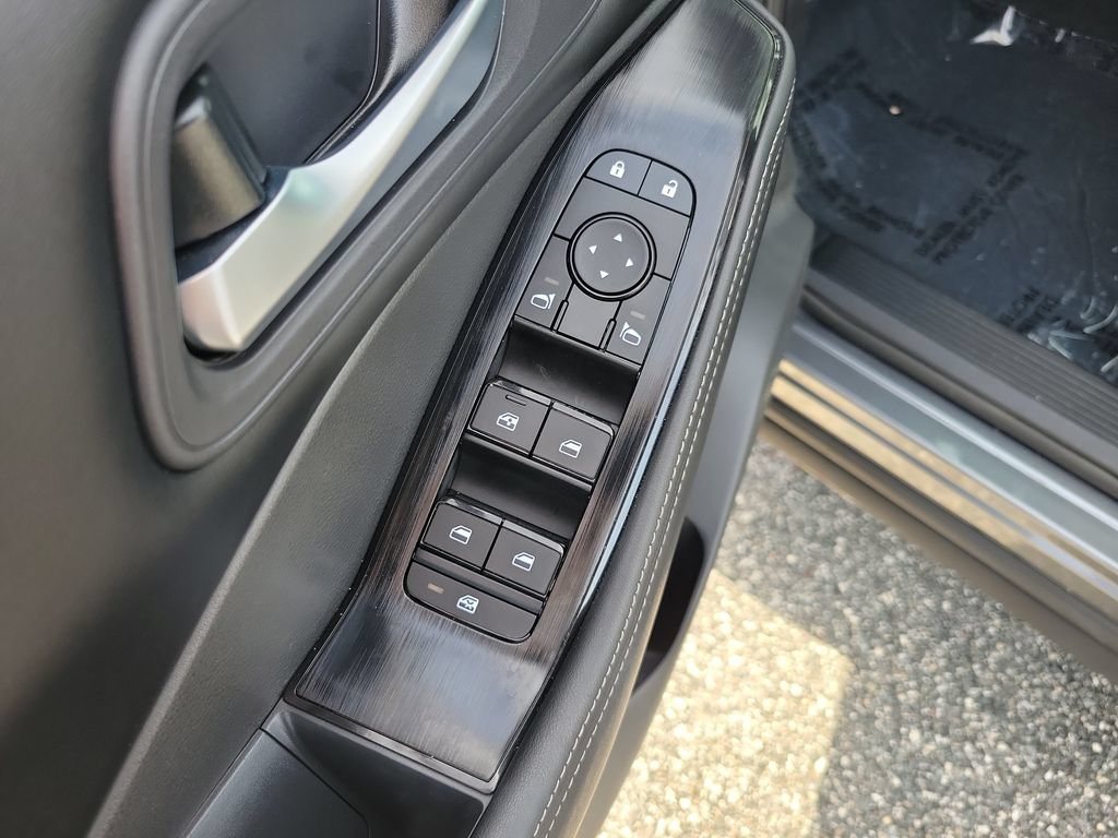 Certified 2026 Nissan Rogue SV FWD image 13