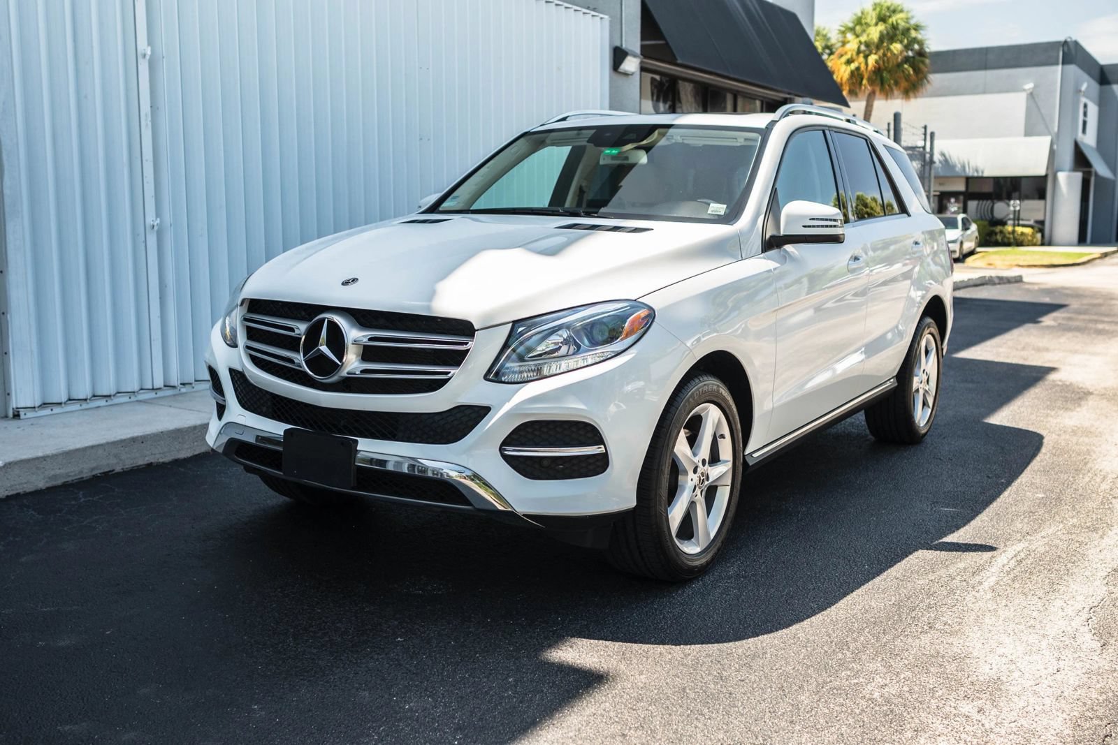 Used 2018 Mercedes-Benz GLE 350 4MATIC image 2