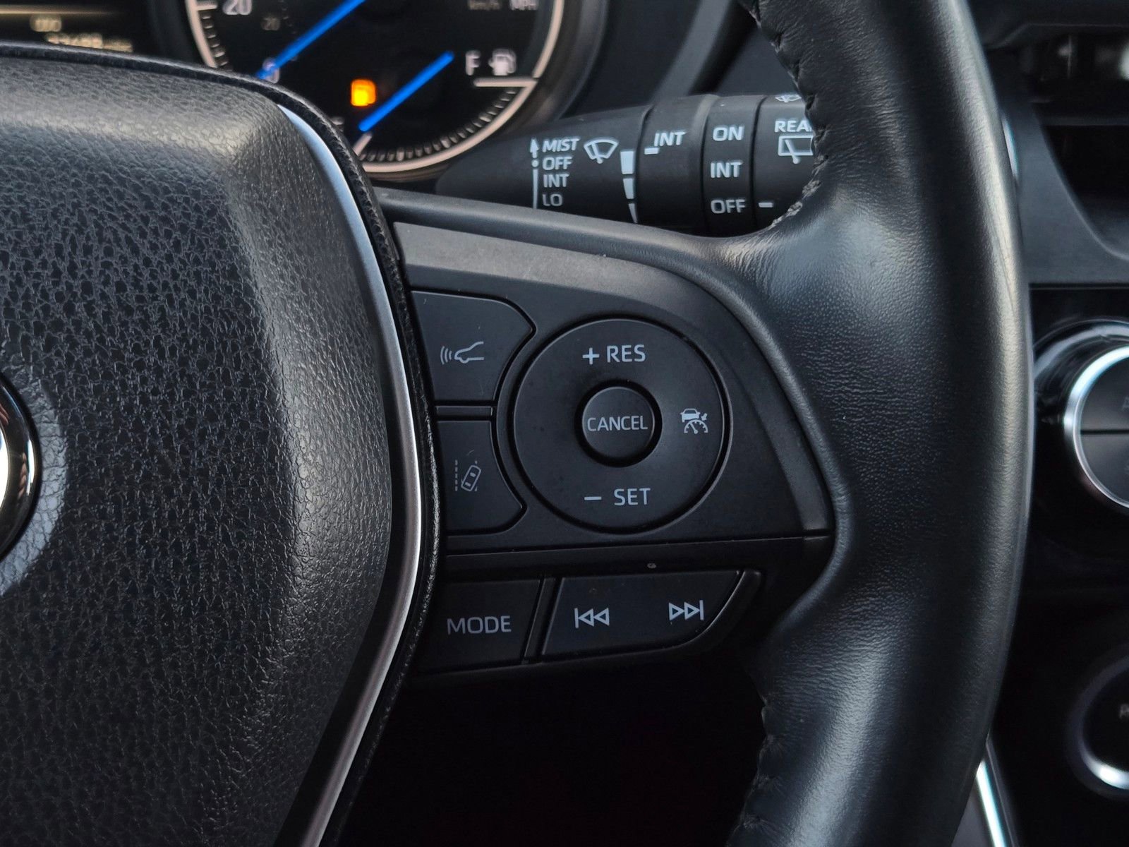 Certified 2023 Toyota Venza LE image 18