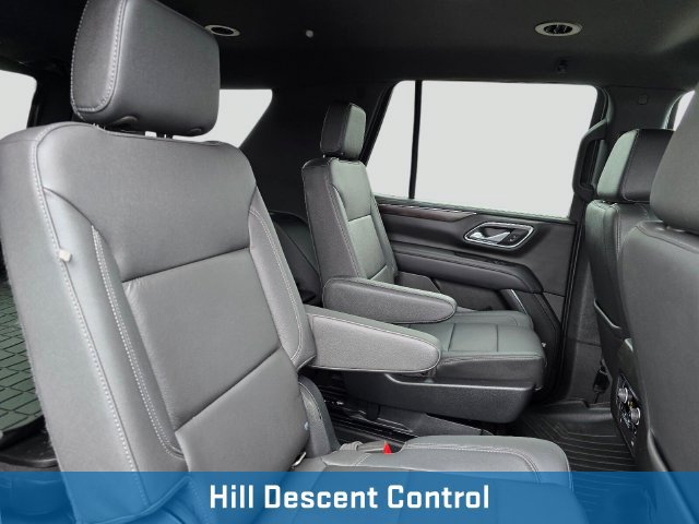 Used 2022 Chevrolet Tahoe Z71 w/ Luxury Package AWD/4WD image 17