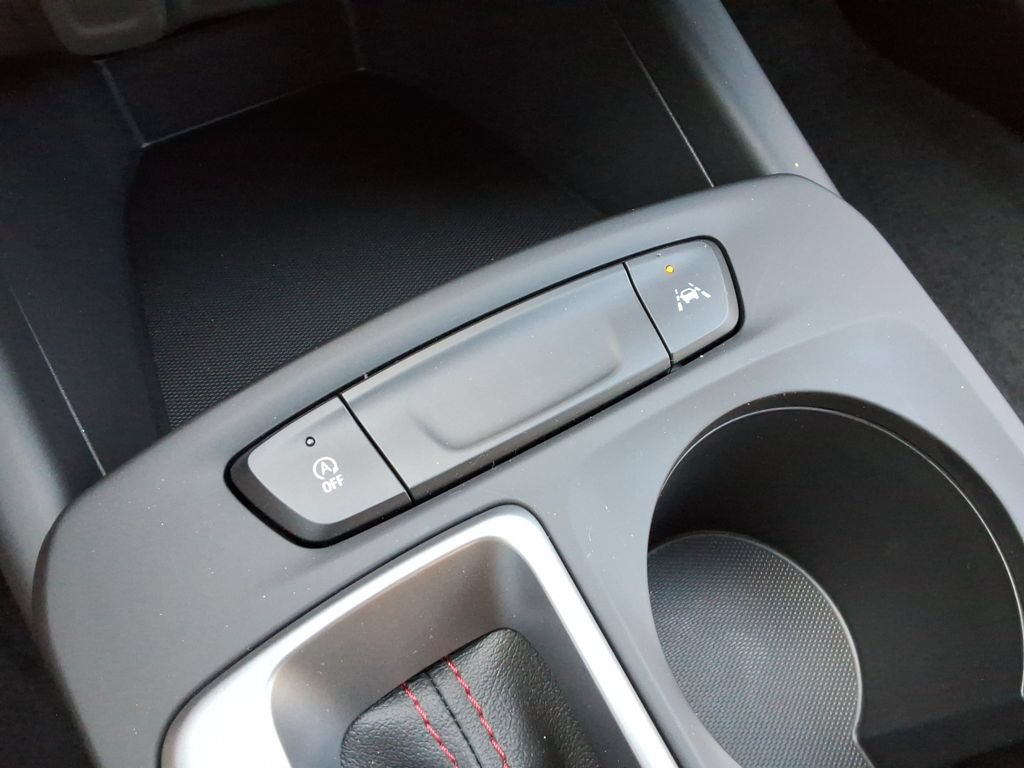 New 2026 Chevrolet Trax RS w/ Sunroof Package FWD image 32