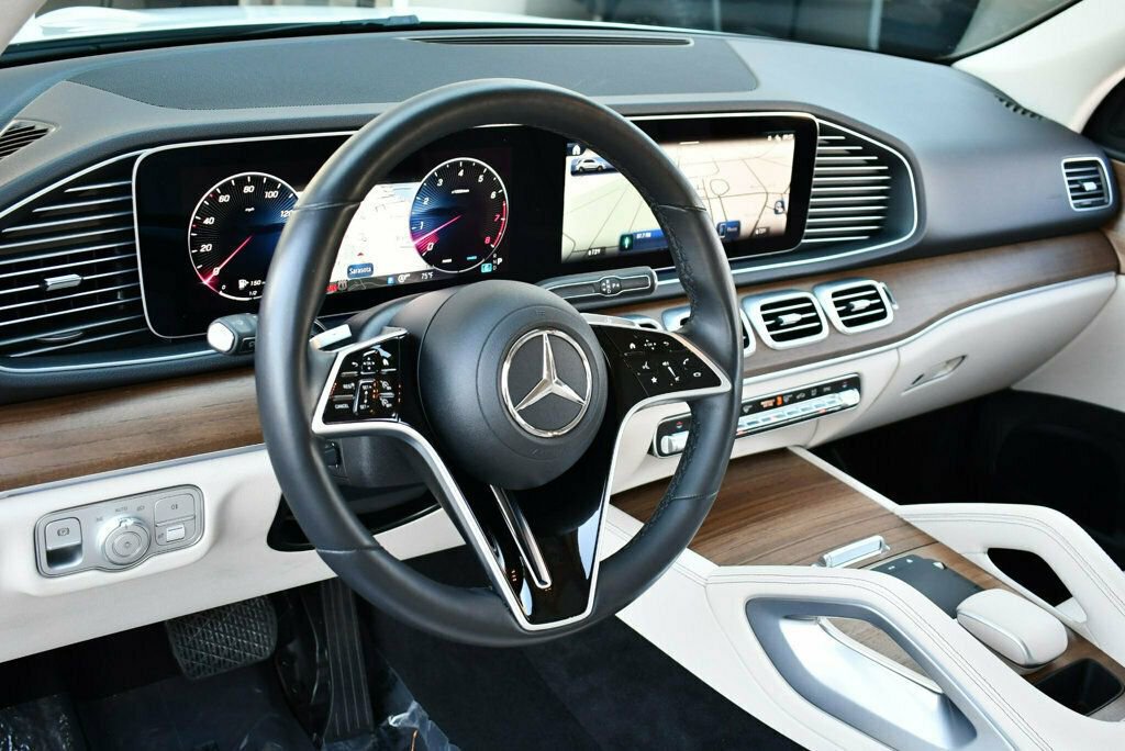 Used 2024 Mercedes-Benz GLE 450 4MATIC image 43