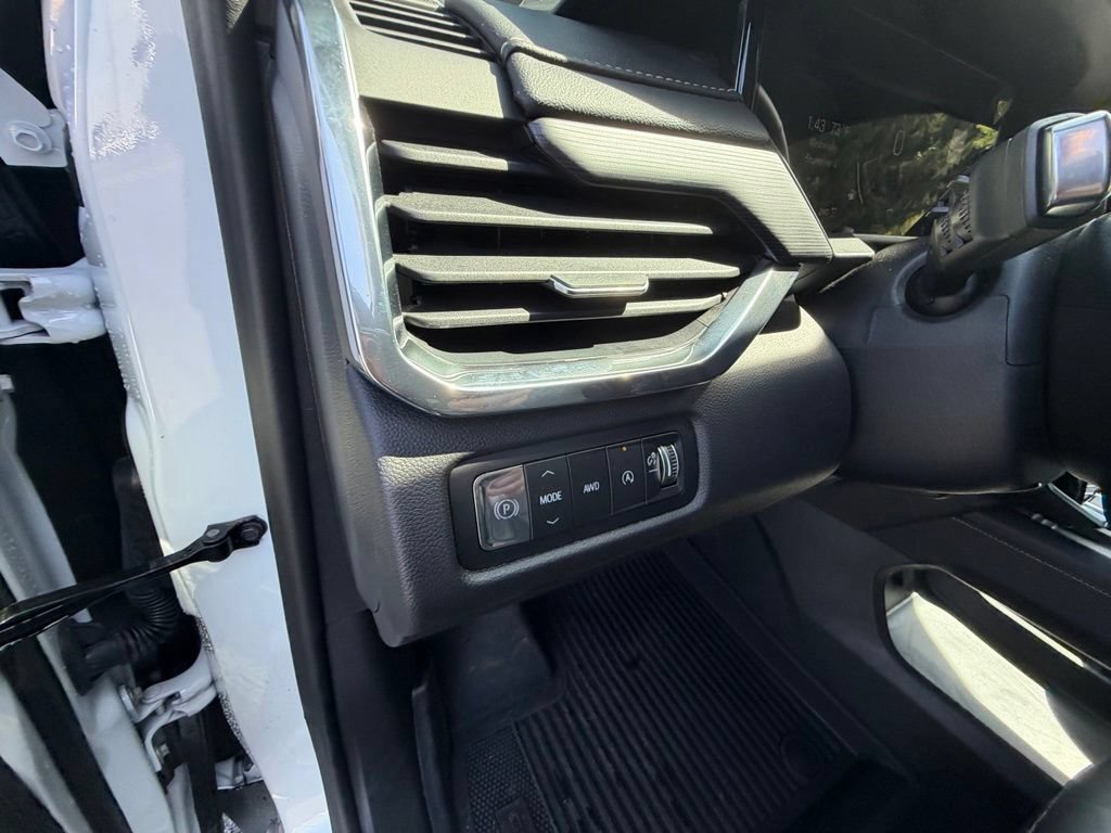 Used 2026 GMC Acadia Elevation w/ Elevation Premium Package AWD/4WD image 23