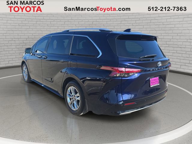 Used 2024 Toyota Sienna Limited image 7