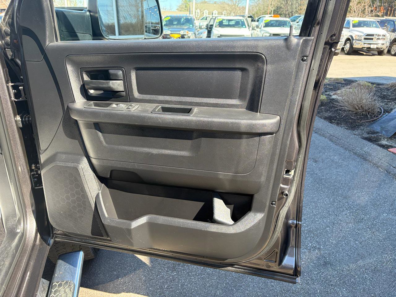 Used 2016 RAM 2500 Tradesman w/ Chrome Appearance Group image 43