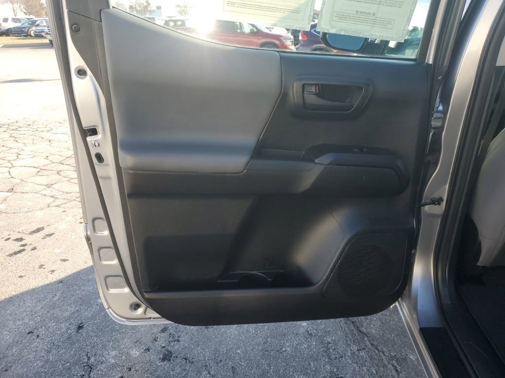 Used 2017 Toyota Tacoma SR w/ Tow Package image 25