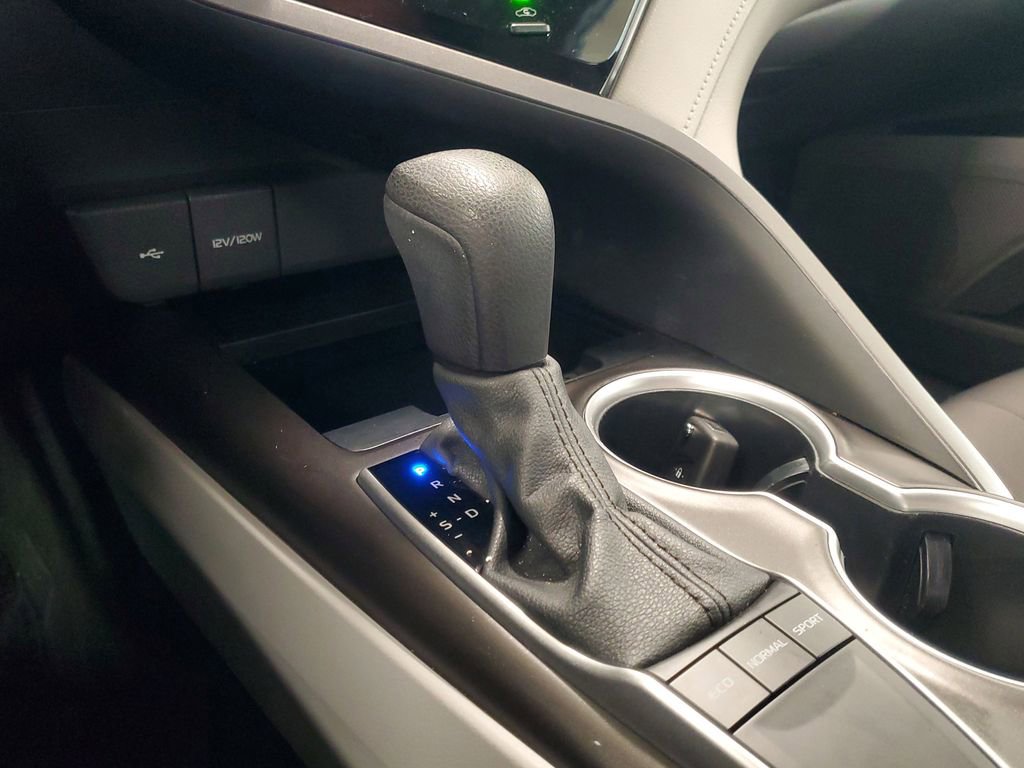 Certified 2022 Toyota Camry LE image 28