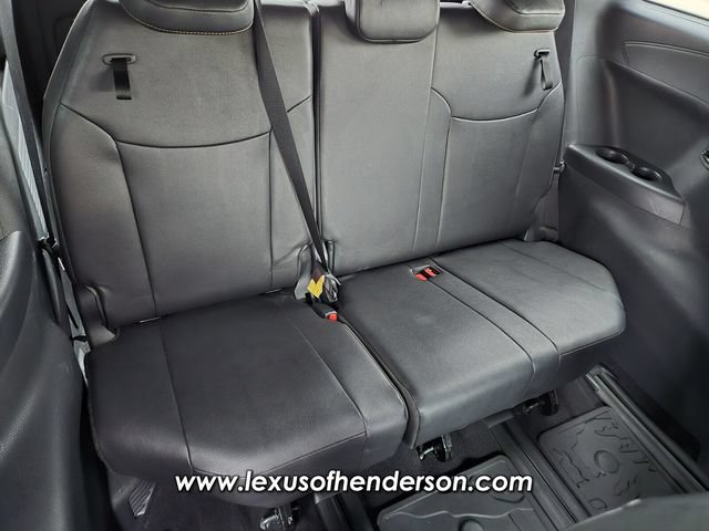 Used 2025 Toyota Sienna XLE Woodland Edition AWD/4WD image 15