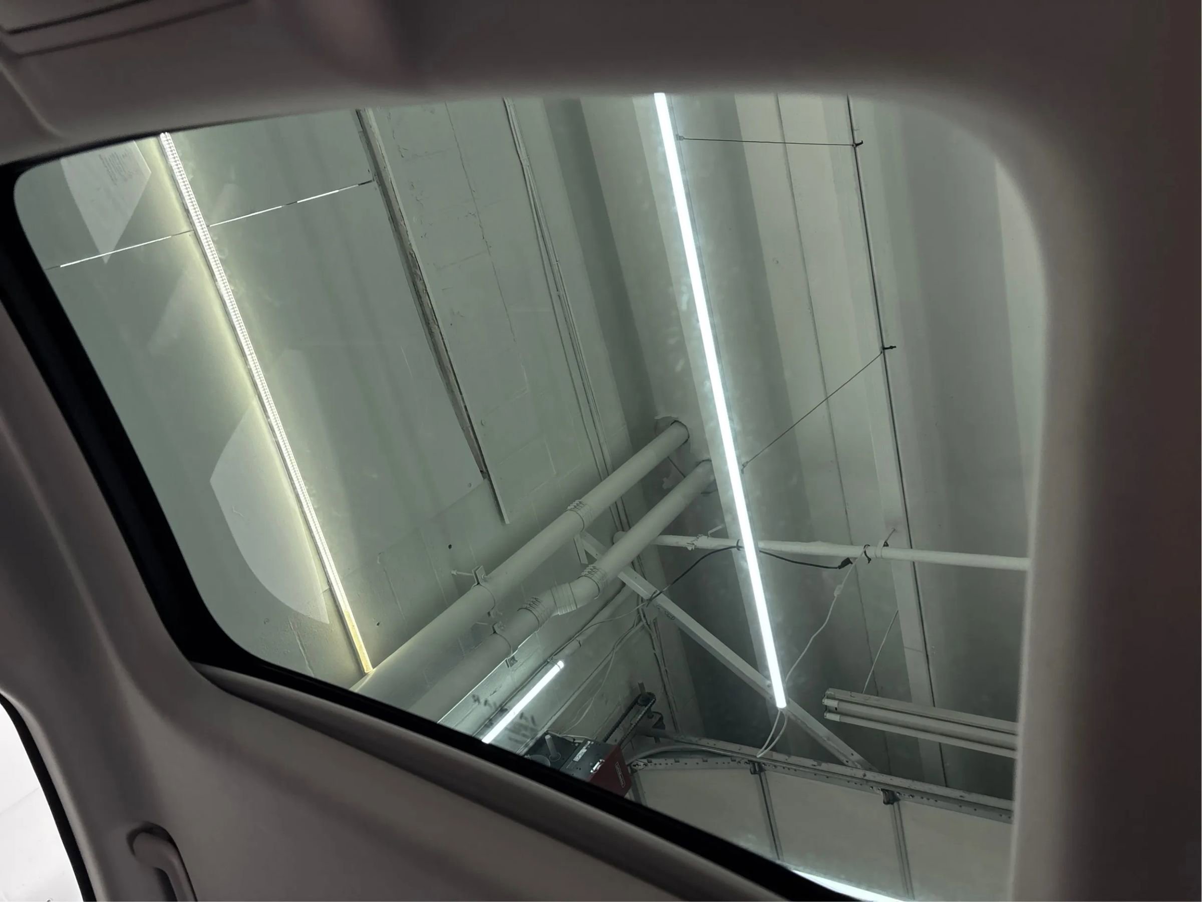 Used 2018 Jaguar XF Premium image 28