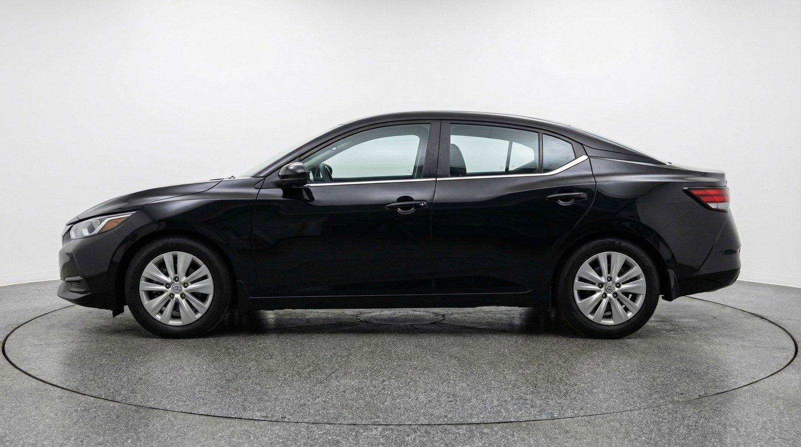 Used 2025 Nissan Sentra S image 5