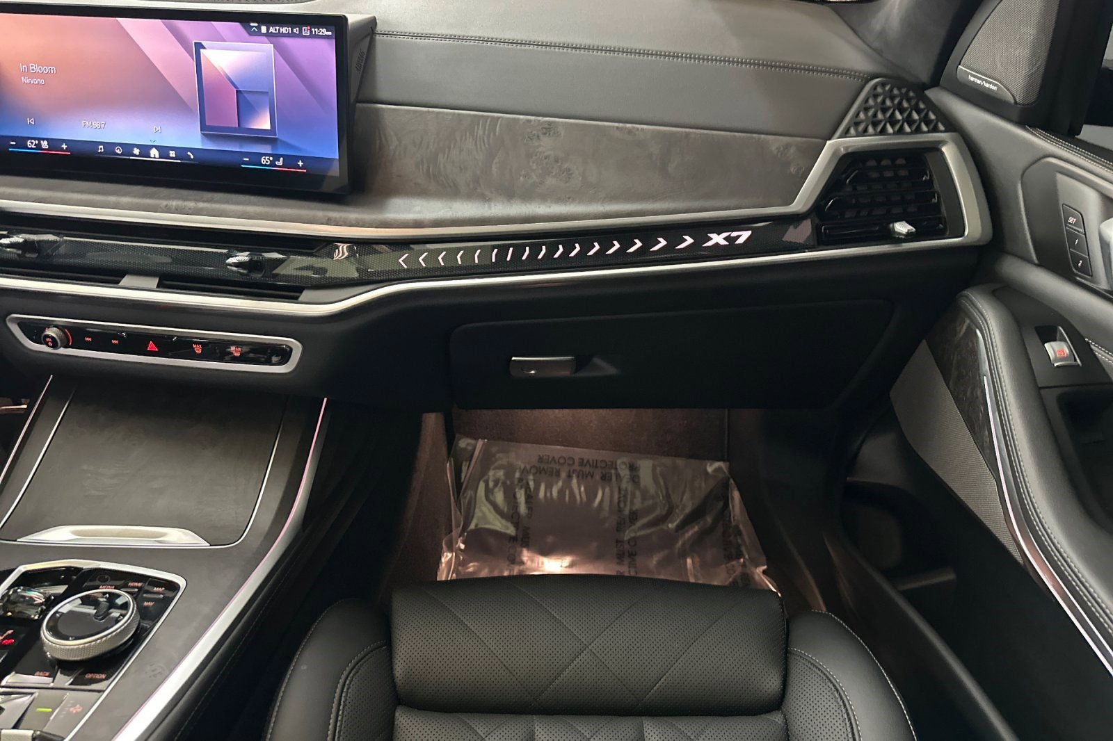 Certified 2025 BMW X7 xDrive40i w/ M Sport Package image 29