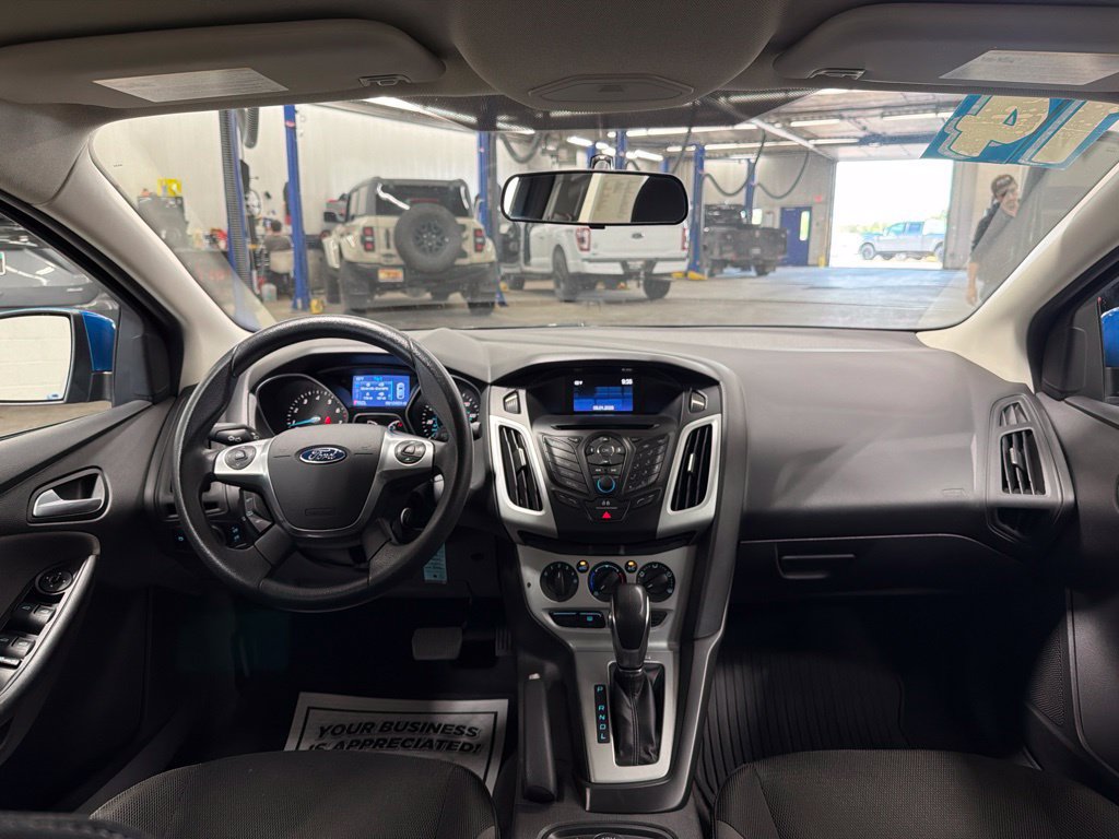 Used 2014 Ford Focus SE w/ SE Winter Package FWD image 13