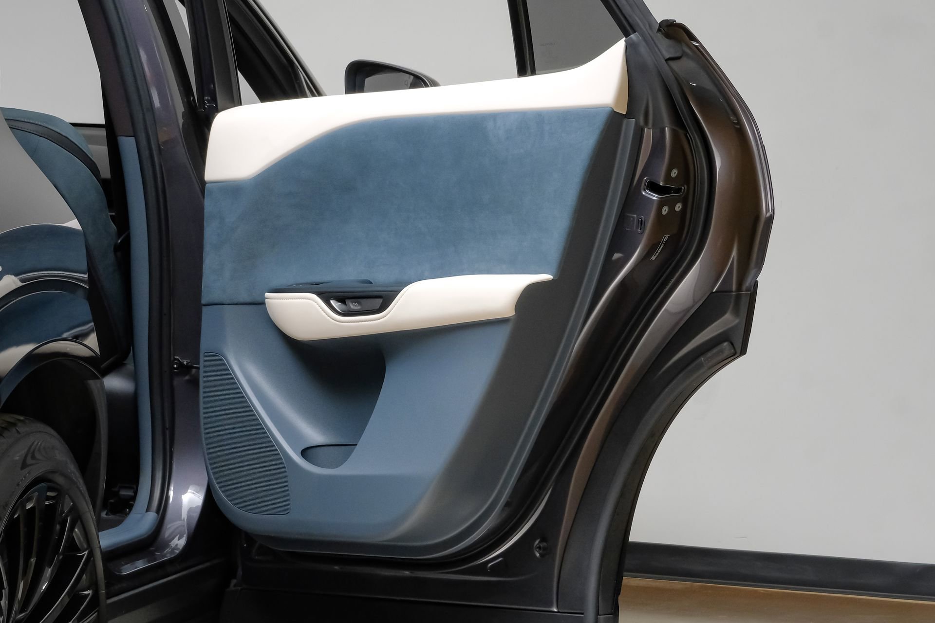 Used 2023 Lexus RZ 450e Premium w/ Accessory Package (2T) image 47