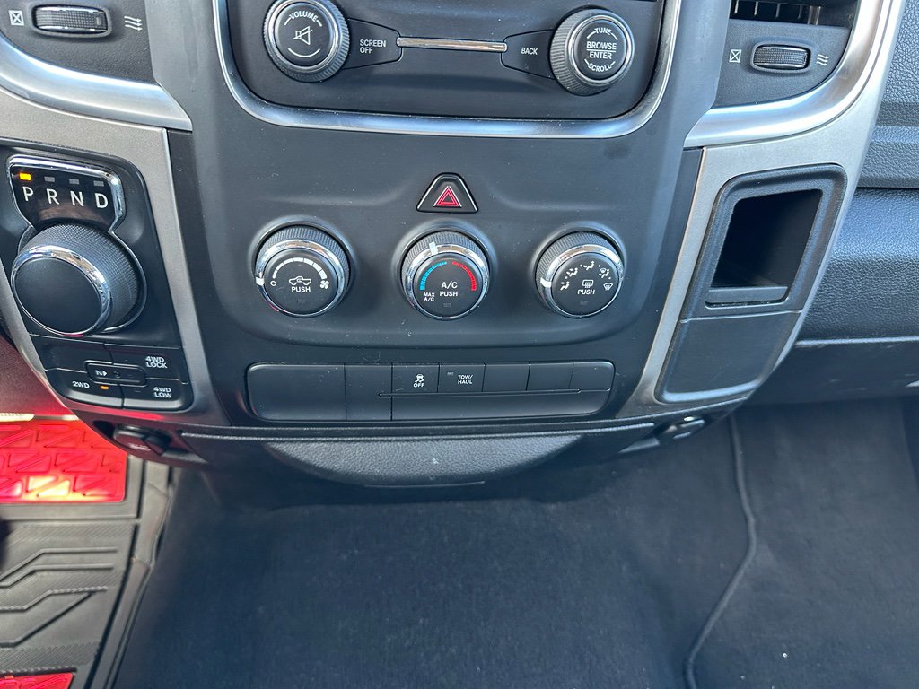 Used 2020 RAM 1500 Classic SLT image 14