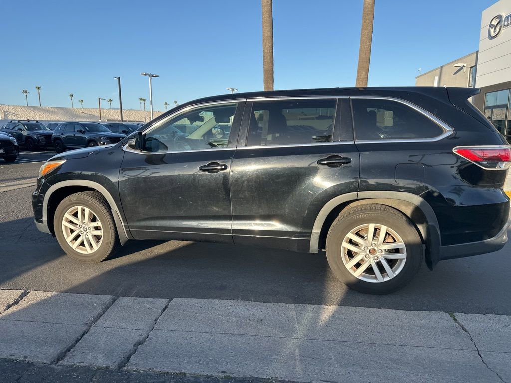 Used 2016 Toyota Highlander LE image 11