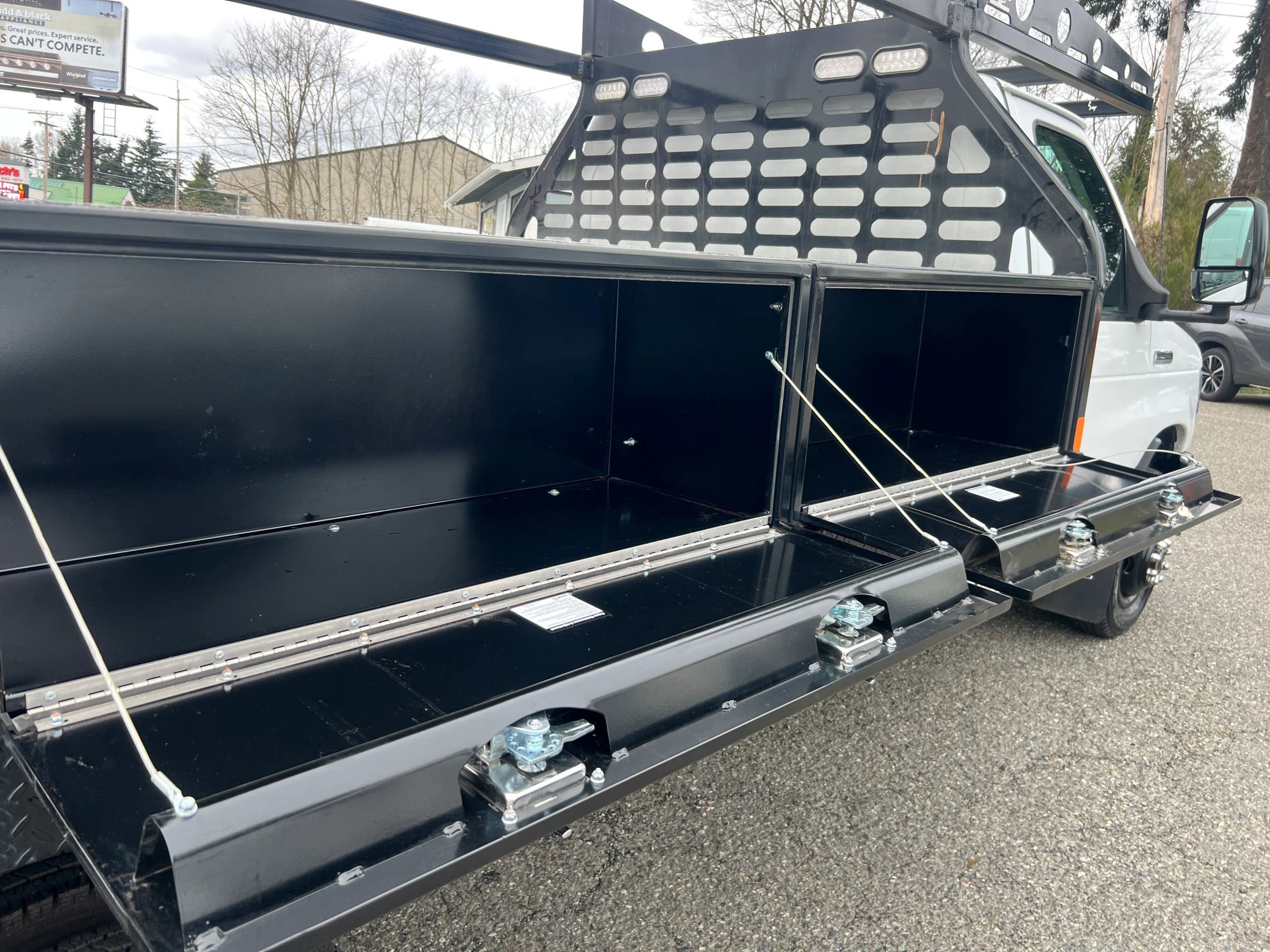 Used 2022 Ford E-450 and Econoline 450 Super Duty RWD image 16
