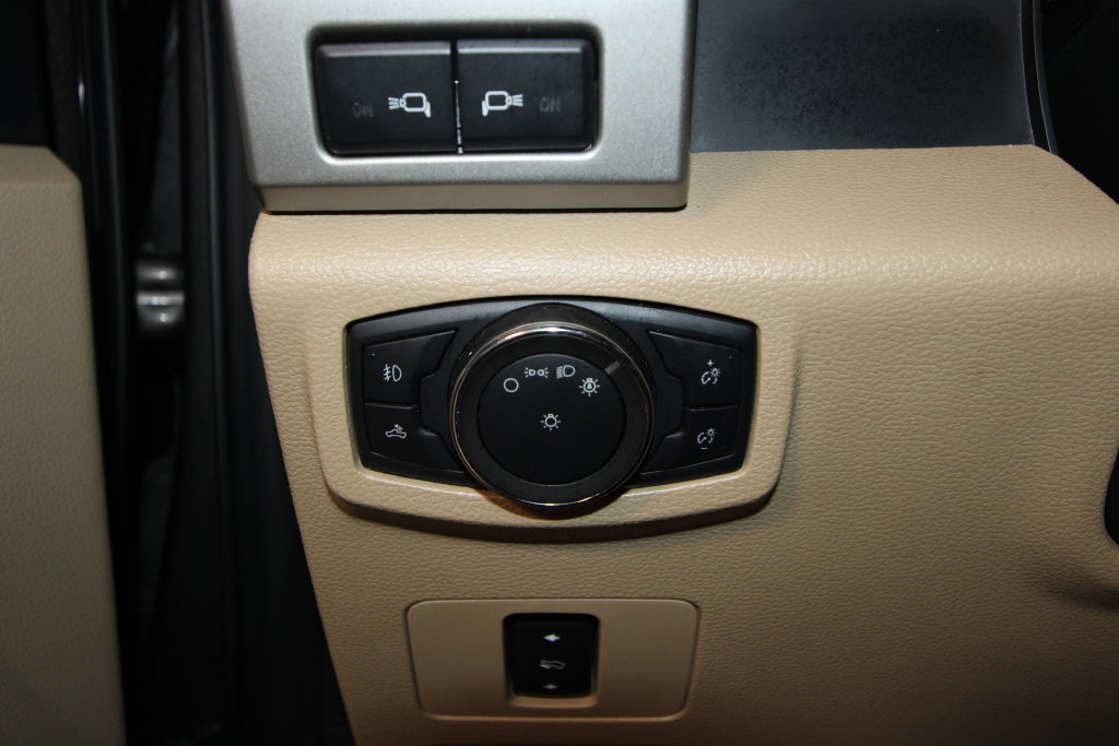 Used 2020 Ford F250 Lariat w/ Chrome Package AWD/4WD image 10