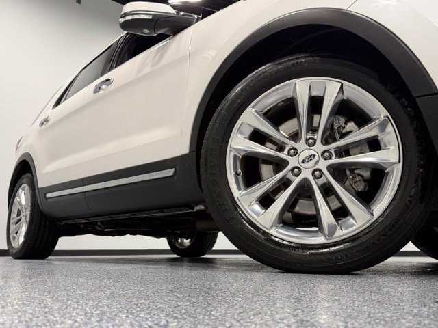Used 2018 Ford Explorer Limited w/ Equipment Group 301A FWD image 2
