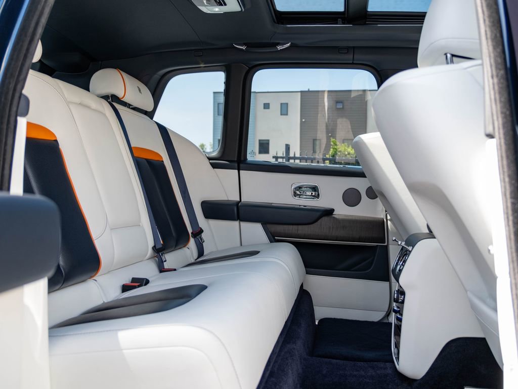Certified 2019 Rolls-Royce Cullinan AWD/4WD image 32