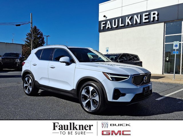 Used 2025 Volvo XC40 B5 Plus