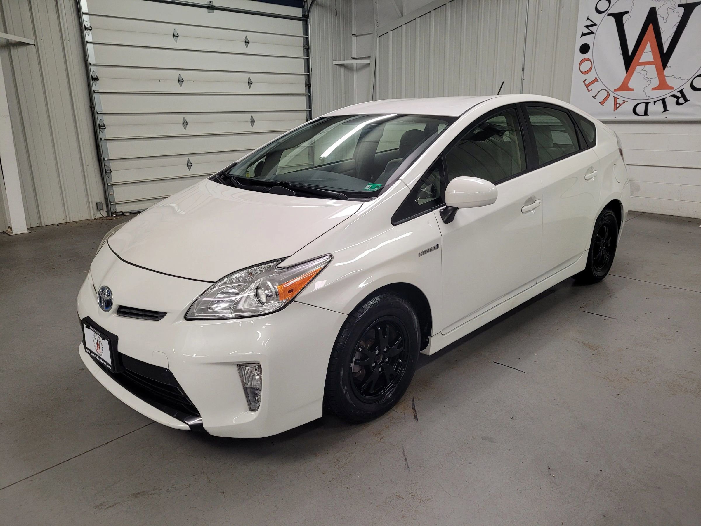 Used 2015 Toyota Prius Two image 2