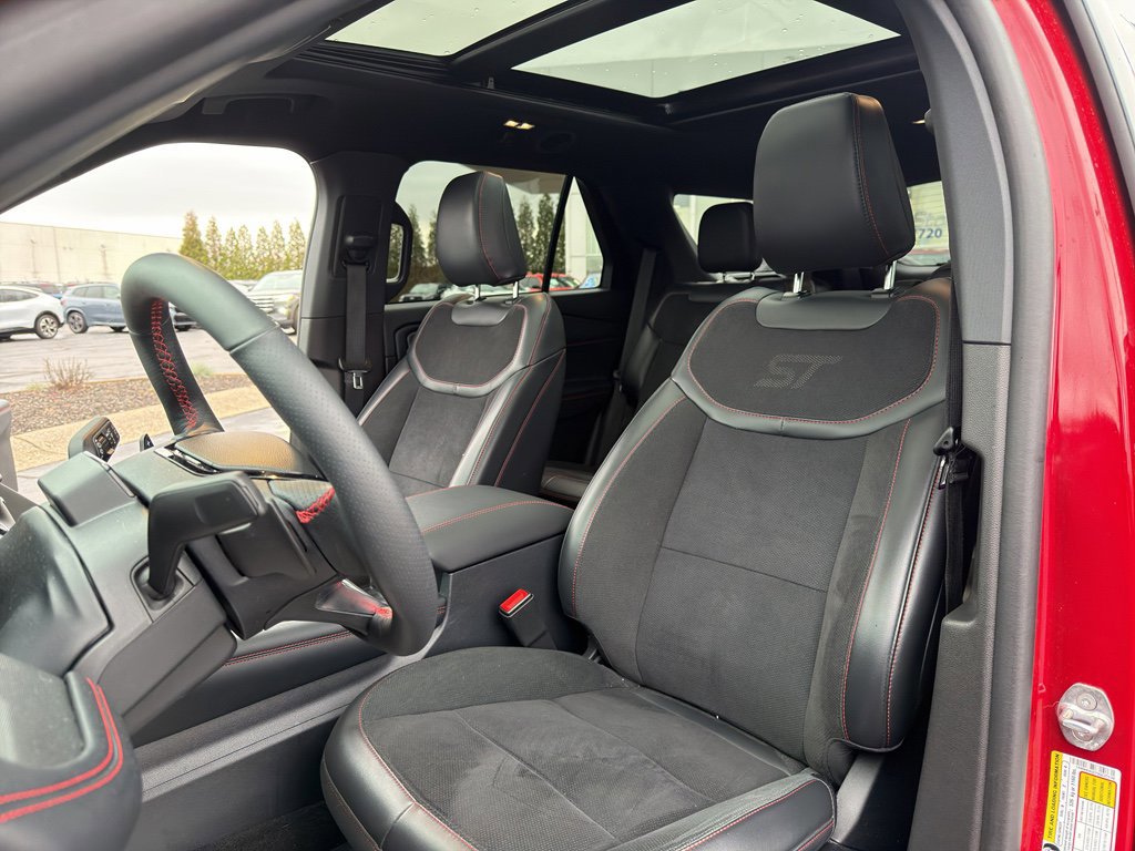 Used 2025 Ford Explorer ST w/ Sun And Sound Package image 21