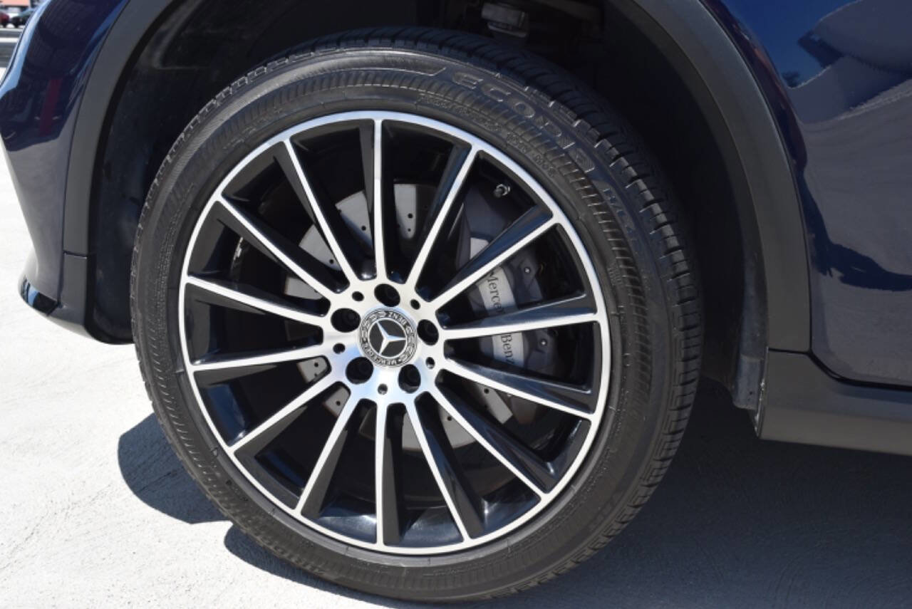 Used 2017 Mercedes-Benz GLC 300 4MATIC image 5