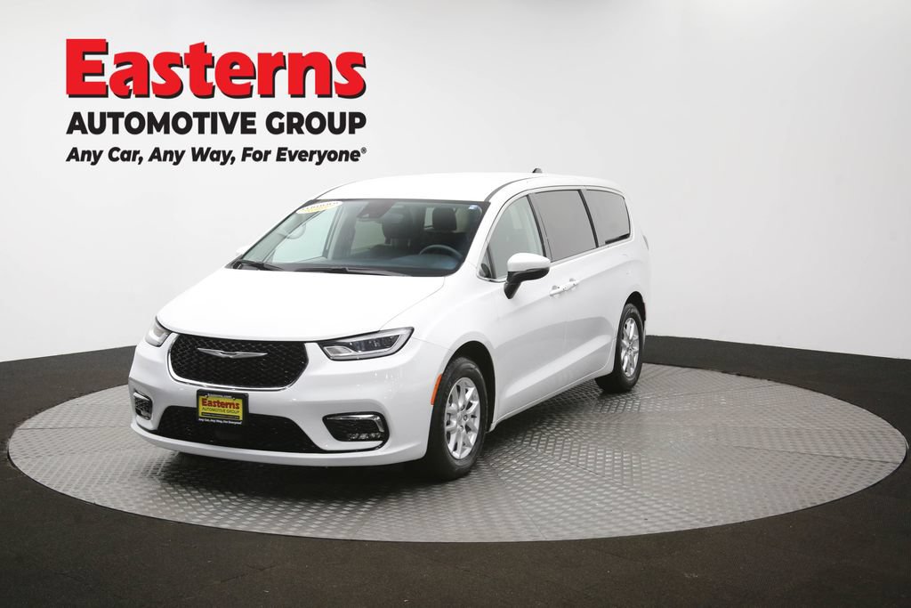 Used 2023 Chrysler Pacifica Touring-L FWD image 56