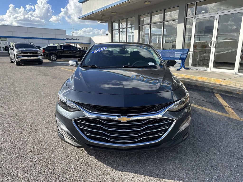 Used 2021 Chevrolet Malibu LT image 2