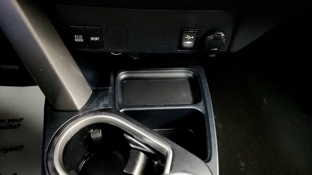 Used 2016 Toyota RAV4 LE AWD/4WD image 33
