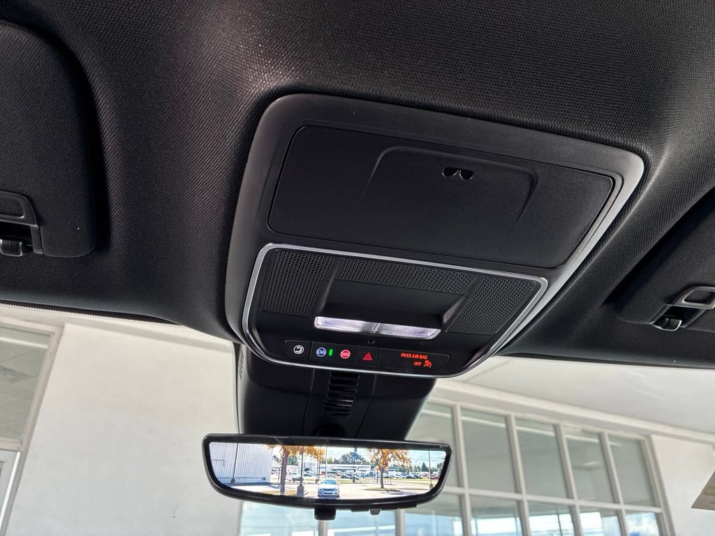 New 2026 Chevrolet Traverse RS w/ LPO, Floor Liner Package FWD image 32