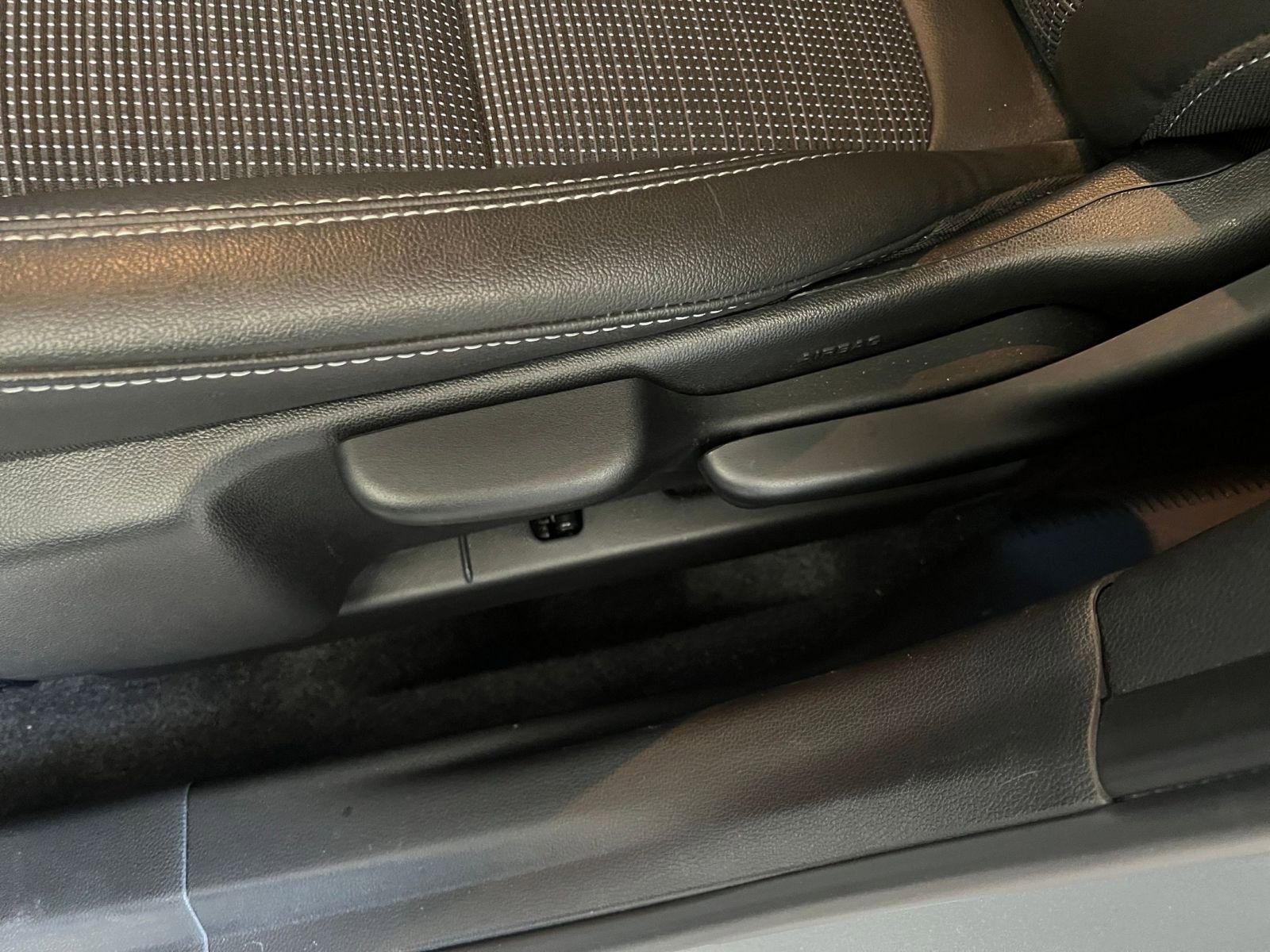 Used 2025 Buick Envista Preferred image 23