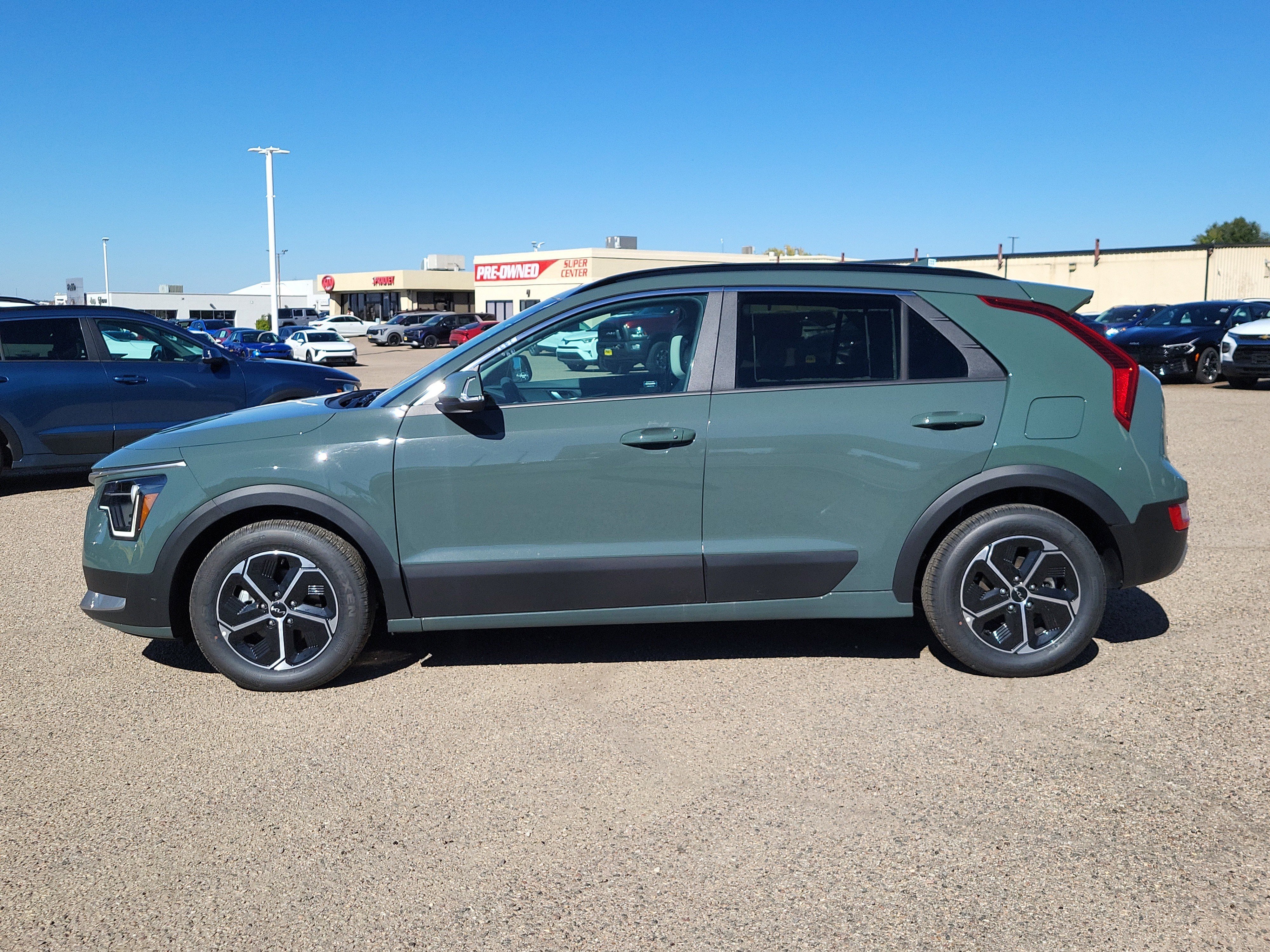 New 2025 Kia Niro EX image 2