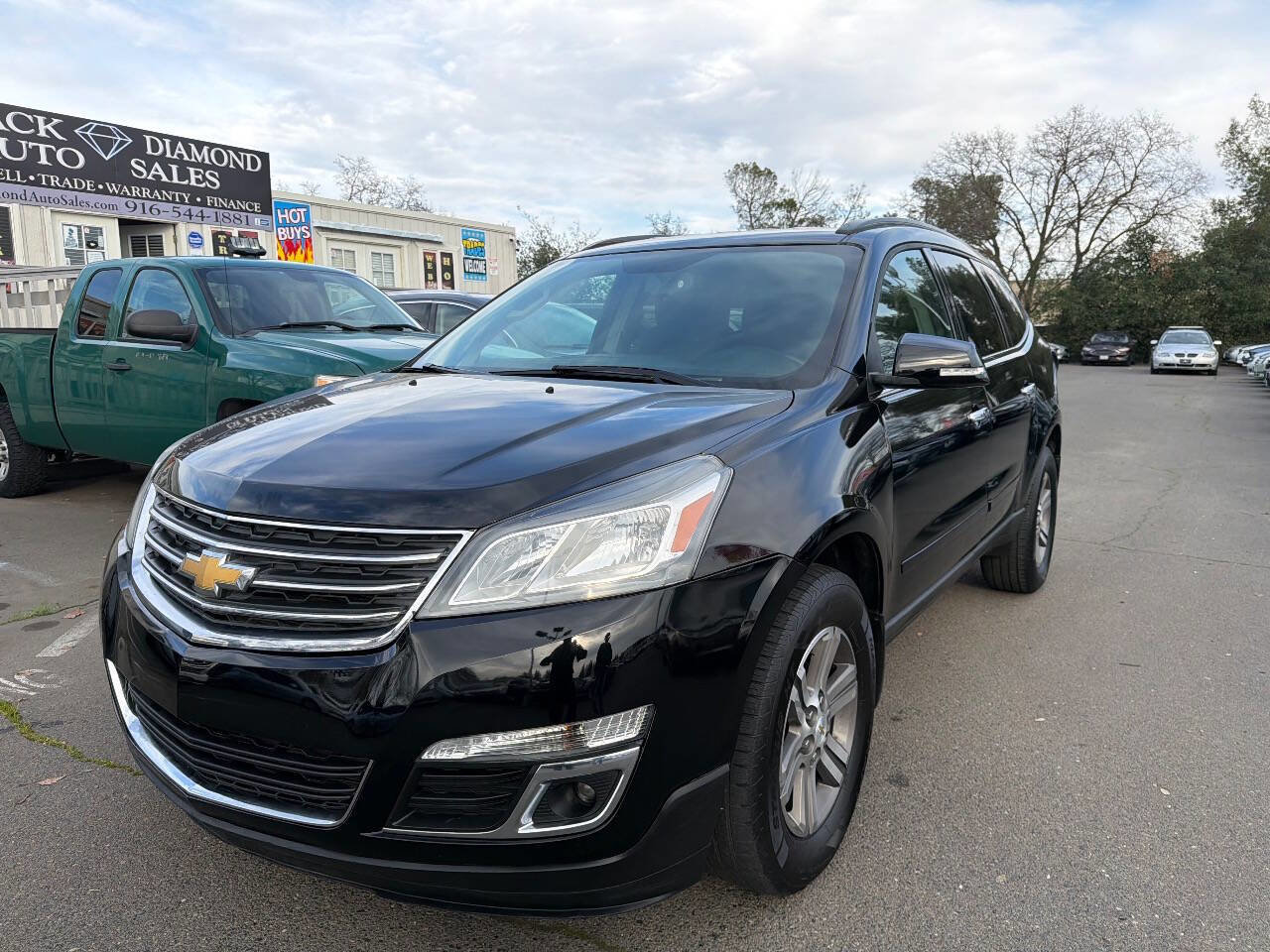 Used 2017 Chevrolet Traverse LT image 3