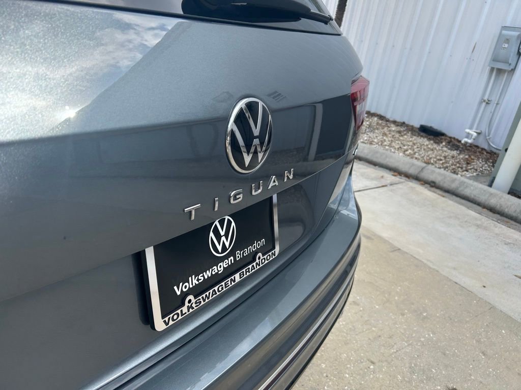 Used 2024 Volkswagen Tiguan SEL R-Line image 34
