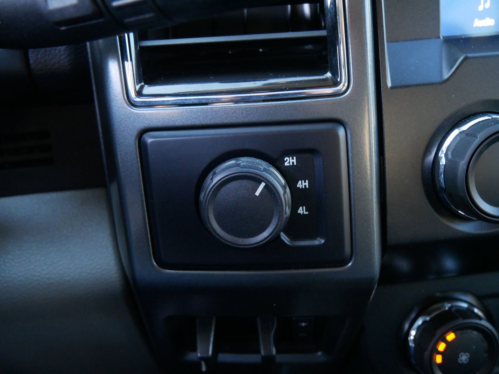 Used 2022 Ford F350 XLT w/ Black Appearance Package image 22