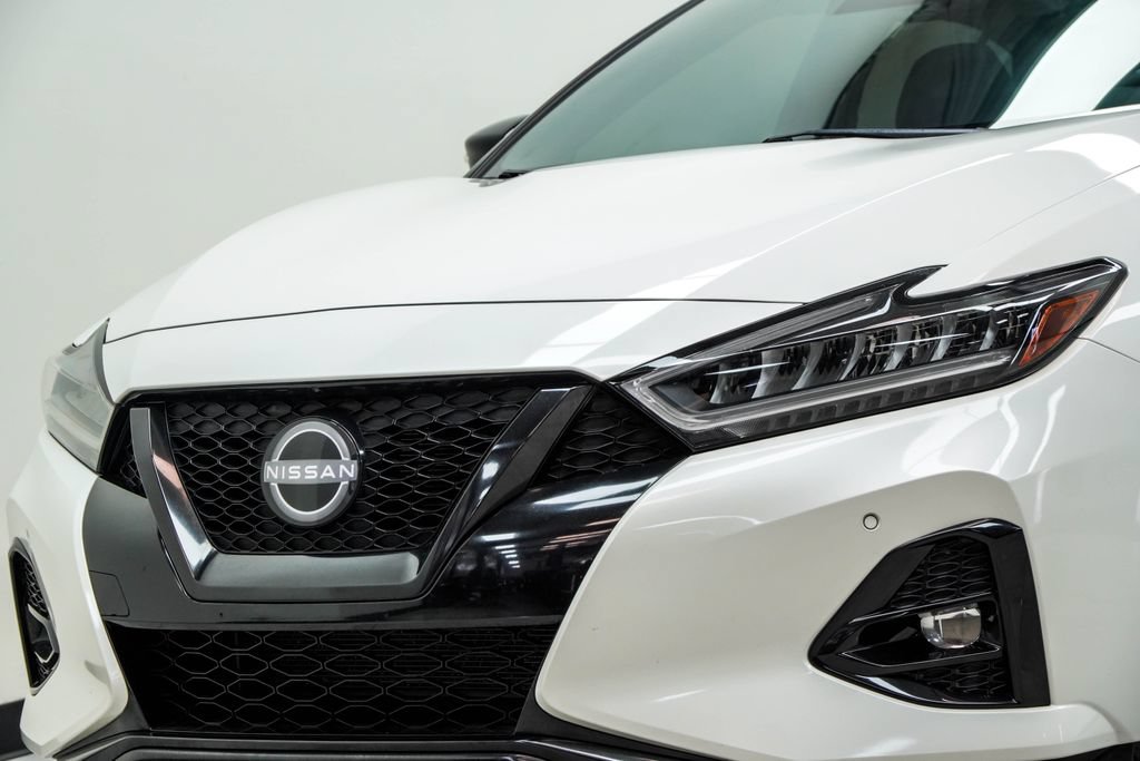 Used 2023 Nissan Maxima SR w/ Sport Mat Group FWD image 2