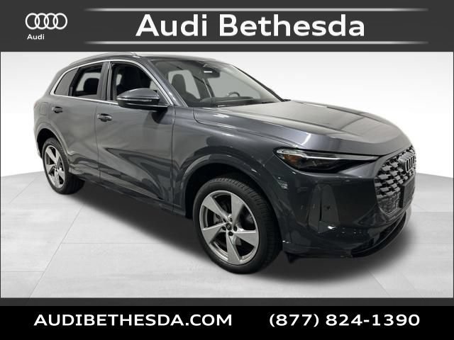 Certified 2025 Audi Q5 Premium AWD/4WD image 1
