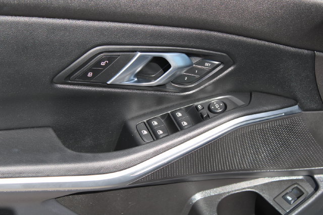 Used 2026 BMW 330i xDrive Sedan AWD/4WD image 14