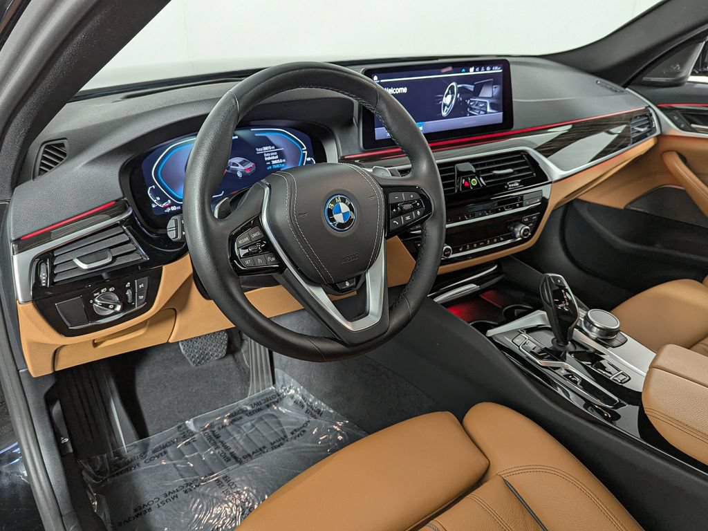 Certified 2023 BMW 530e xDrive w/ Premium Package AWD/4WD image 17