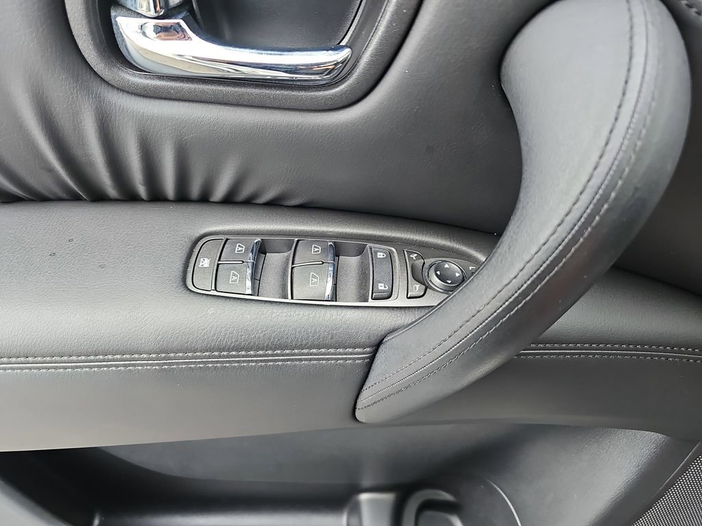 Used 2023 Nissan Armada SL w/ Captain's Chairs Package AWD/4WD image 33