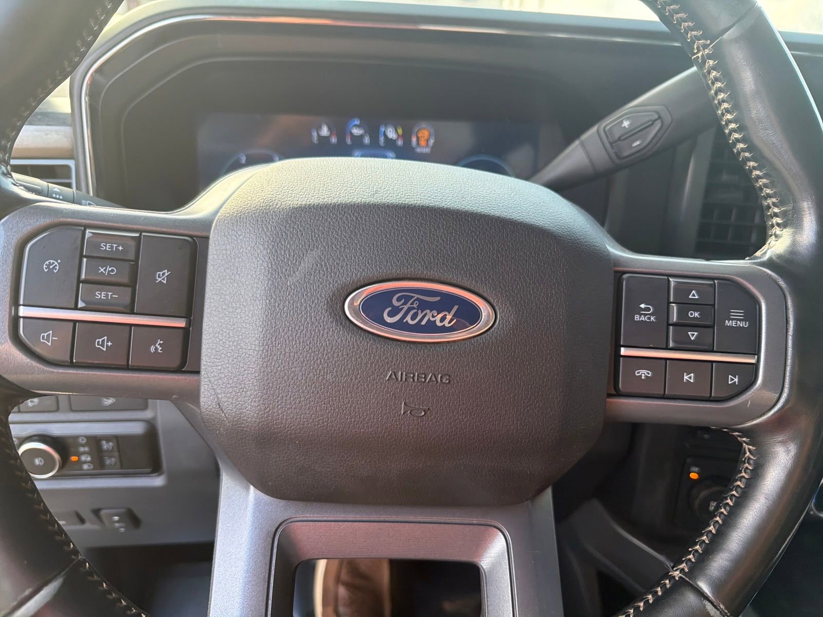 Used 2023 Ford F350 Lariat w/ FX4 Off-Road Package image 14